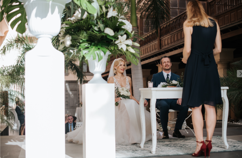 Quien oficia la boda