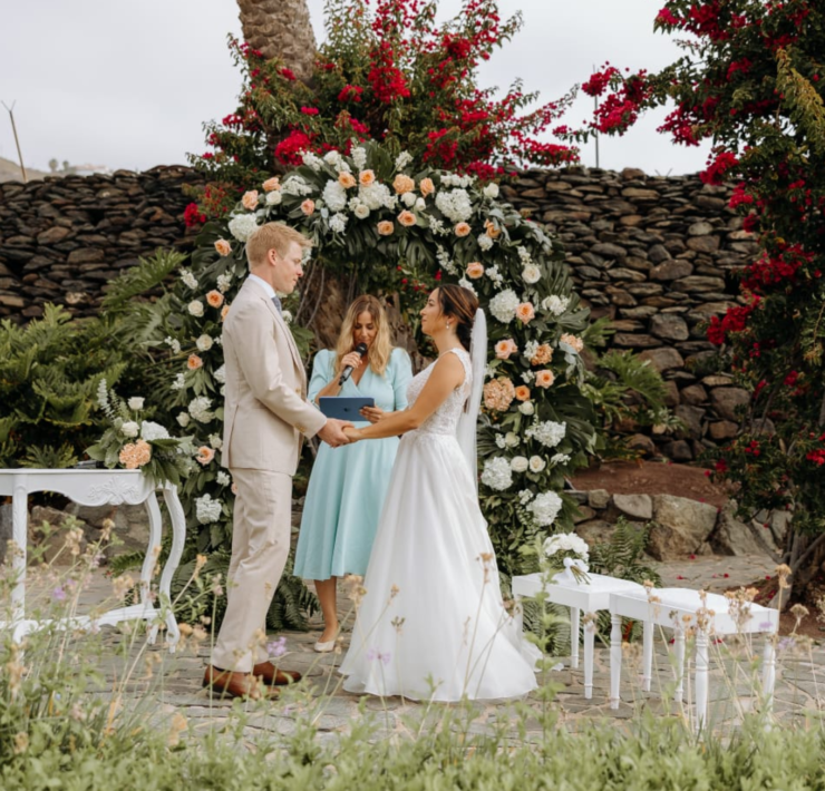 Quien oficia la boda