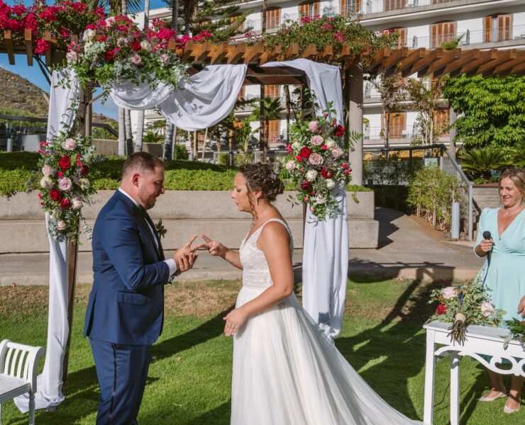 qué hace una maestra de ceremonias